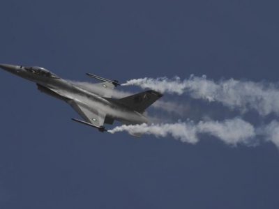 Pakistan: precipita jet militare durante un addestramento, 2 morti