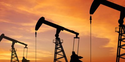 Il petrolio del Texas riemerge da sotto lo zero...