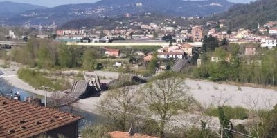 Crolla ponte di Caprigliola, in provincia di Ma...