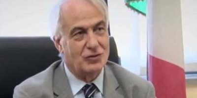 Muore il sindaco medico e i cittadini sfidano i...