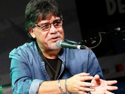 Addio a Luis Sepúlveda, lo scrittore che ci ha insegnato a ‘volare’