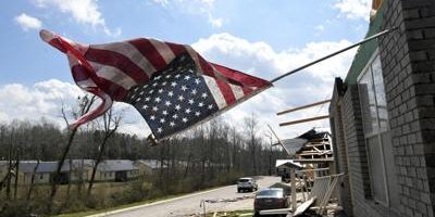 Sono 32 i morti per i tornado che si sono abbat...