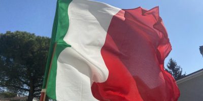Anpi, il 25 aprile bandiere tricolori e flashmo...