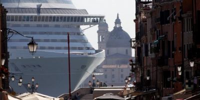 Veneto, addio mascherine all’aperto, rest...