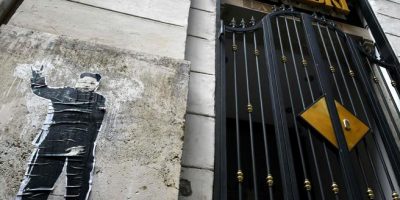 Kim Jong-un in un gesto “scaramanticoR...