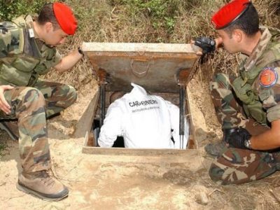 Bracciante nascondeva un fucile, munizioni e 30mila euro