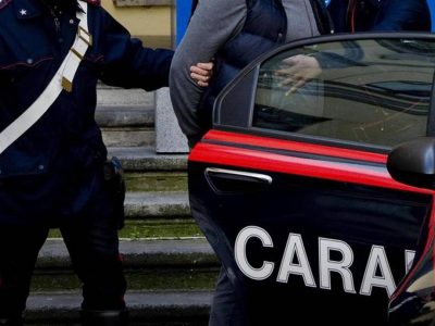 Rapina la banca e fugge con l’auto di papà, preso 32enne