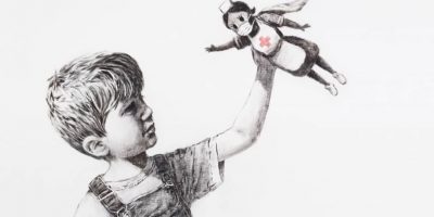 L’ultima opera di Banksy è un tributo a m...