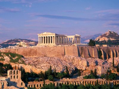 Dopo la Croazia anche la Grecia “apre” a 29 Paesi ma non all’Italia