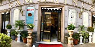 Ha riaperto il Gambrinus in piazza Plebiscito, ...