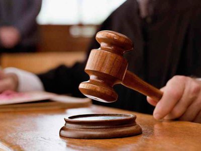 Vagli di Sotto, guai per sindaco e vicesindaco, truffa, turbativa e corruzione