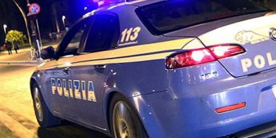 Nascondevano in auto banconote false e una zann...