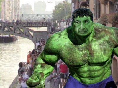 La parodia che impazza sul web: il sindaco Sala si trasforma in Hulk