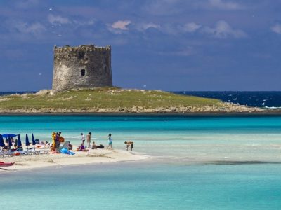 Sardegna, da oggi riaprono le spiagge ma occhio a norme e divieti