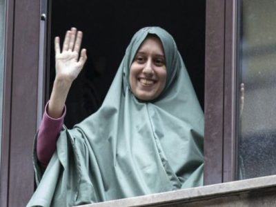 Silvia Romano: “Non arrabbiatevi per difendermi, il peggio è passato”