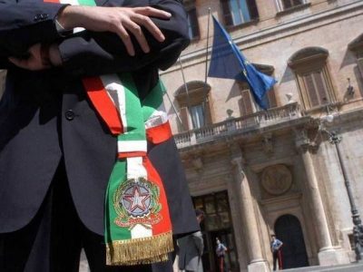 Conte ha rassicurato i sindaci che temevano il blocco dei servizi