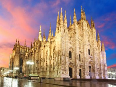 Il Duomo di Milano riapre ai turisti e riduce il prezzo dei biglietti