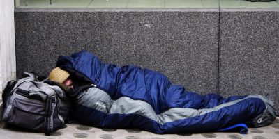 Senza tetto sotto il Comune di Torino, scambio ...