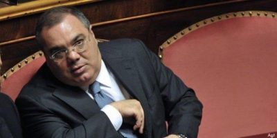 L’ex senatore Sergio De Gregorio è accusa...