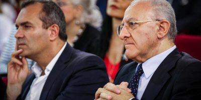 De Luca la spunta contro De Magistris, ordinanz...