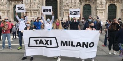Taxisti in piazza a Milano “Non lasciate ...