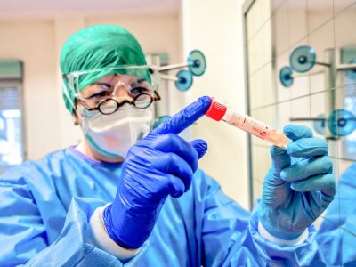 Covid, Iss: Rt medio sale a 1,30 e balzo dei pazienti ricoverati