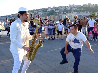 |VIDEO| Daniele Vitale Sax si esibisce nel tormentone “Coffin Dance”
