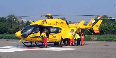 Travolto dalla porta scorrevole, gravemente fer...