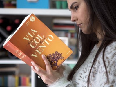 Quando l’antirazzismo diventa ridicolo e mette al bando bandiere e film