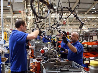 Istat, calo produzione industriale a maggio: – 1,1%