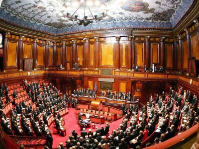 Primo colpo di scure sul taglio dei vitalizi dei parlamentari