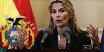 Jeanine Anez, presidente della Bolivia, positiv...