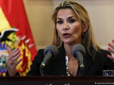 Jeanine Anez, presidente della Bolivia, positiva al test Covid-19