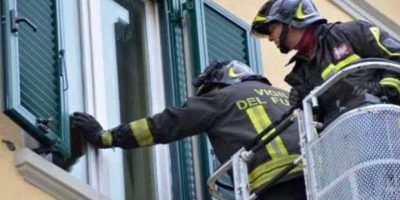 Viene ritrovato cadavere in casa, ucciso da dec...