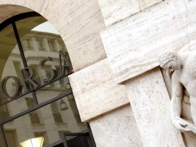 Alta tensione spread: differenziale tra Btp e Bund a 231