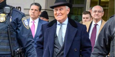 Niente carcere per Roger Stone, Trump commuta l...