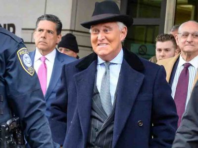 Niente carcere per Roger Stone, Trump commuta la pena