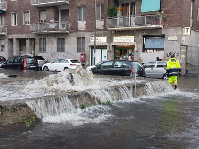 Esonda il Seveso, gravi problemi di circolazione e sottopassi allagati