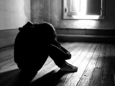 Abusava di aspiranti attrici con la scusa del casting: arrestato finto regista