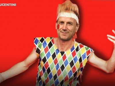 |VIDEO| In “Bruxelles Robot” il premier Conte diventa l’arlecchino dell’Ue