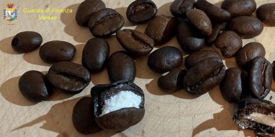 Cocaina nei chicchi di caffè, arrestato un sedi...