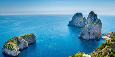 Capri, tre giovani romani in vacanza positivi a...