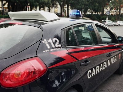 Torino, uccide i genitori a coltellate e vaga in stato confusionale: arrestato