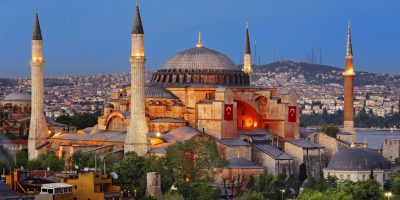 Istanbul, Santa Sofia metterà il velo islamico ...