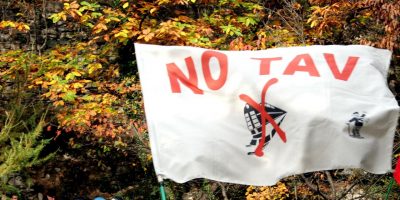 Blitz per incendiare cancello al cantiere Tav i...