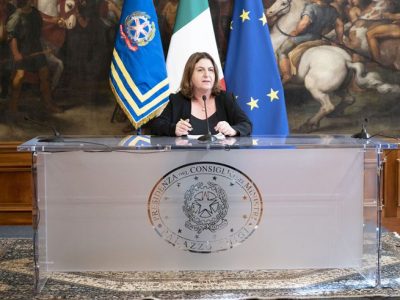 Pensioni, Catalfo: “Quota 100 fino al 2021”. Nuova riforma prevista a partire dal 2022