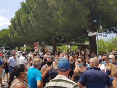 Amantea, proteste sospese in attesa che i migranti vengano trasferiti