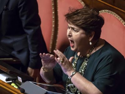 Bellanova sbrocca e diventa autoritaria “Commissario su norma doppie preferenze”