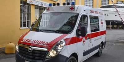 Varese, si uccide con gas in macchina insieme a...
