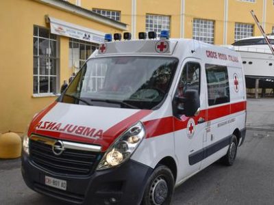 Varese, si uccide con gas in macchina insieme alla figlia disabile
